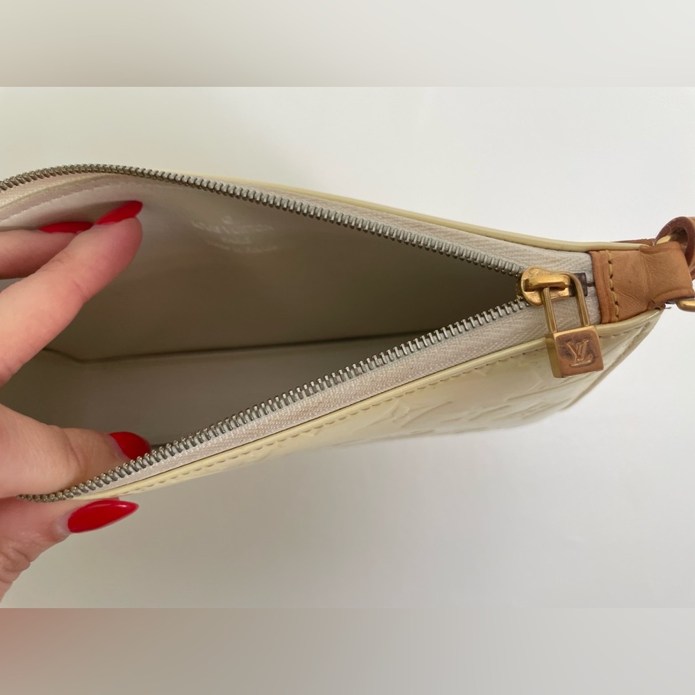 Authentic Louis Vuitton Canary Yellow Vernis Shoulder Pochette with Tan Strap - Picture 8 of 11